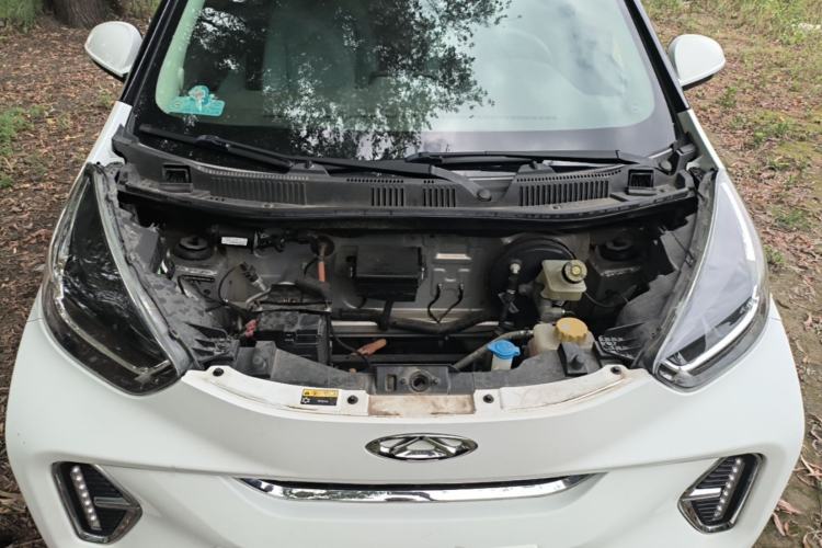 Used Chery QQ Little Ant 2022 Sweet Pink Edition Half-Sugar Version Lithium Iron Phosphate 30 kW 301 km Engine Bay