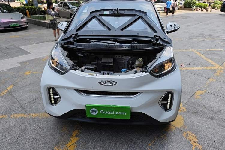 Used Chery QQ Little Ant 2022 Sweet Pink Edition Half-Sugar Version 3-Cell Lithium 30kW 301km Engine Bay