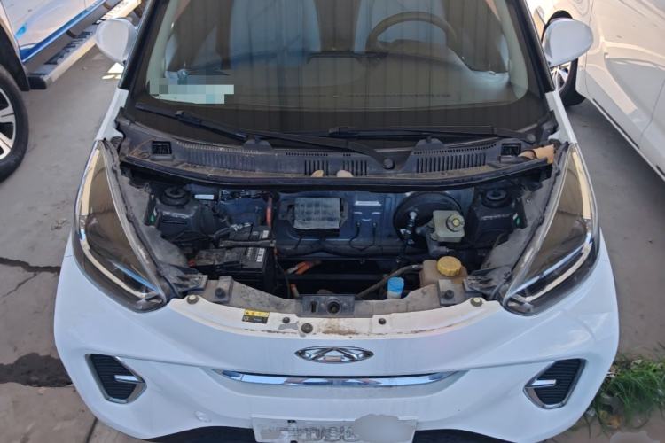 Used Chery QQ Little Ant 2022 Restyled Version Sweet Pink Edition Low-Sugar Version Lithium Iron Phosphate Battery 30.7 kWh 30 kW 301 km Engine Bay
