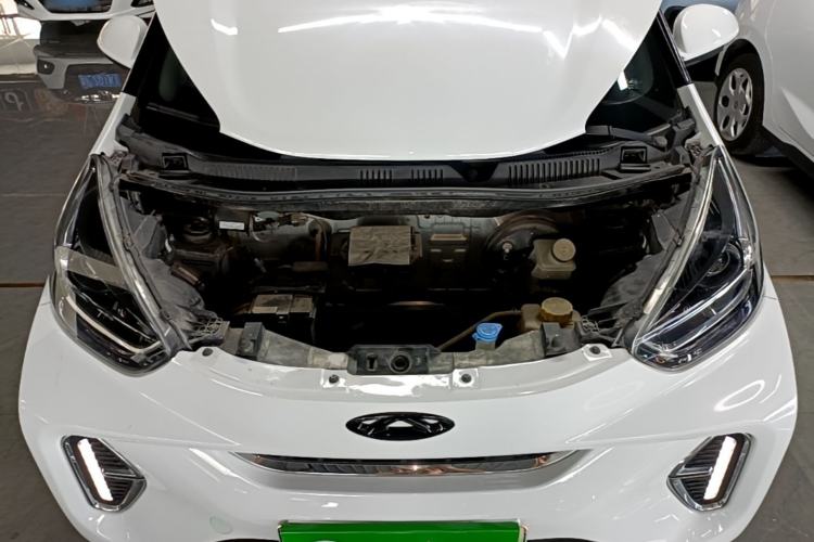 Used Chery QQ Little Ant 2022 Sweet Pink Edition Half-Sugar Version 3-Cell Lithium 30kW 301km Engine Bay