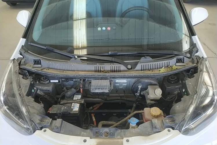 Used Chery QQ Little Ant 2022 Sweet Pink Edition Full-Sugar Version 3-Cell Lithium 30kW 301km Engine Bay