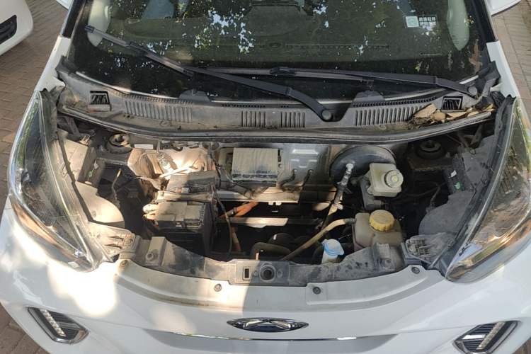 Used Chery QQ Little Ant 2022 Restyled Version Sweet Pink Edition Half-Sugar Version 30.6 kWh 30 kW 301 km Engine Bay