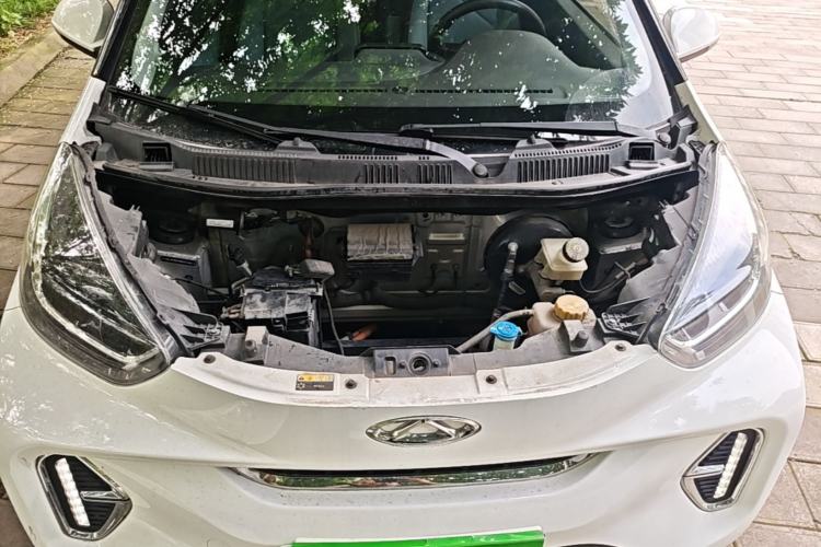 Used Chery QQ Little Ant 2022 Sweet Pink Edition Half-Sugar Version Lithium Iron Phosphate 30 kW 301 km Engine Bay