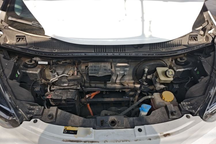 Used Chery QQ Little Ant 2022 Sweet Pink Edition Half-Sugar Version Lithium Iron Phosphate 29.2 kWh 30 kW 301 km Engine Bay