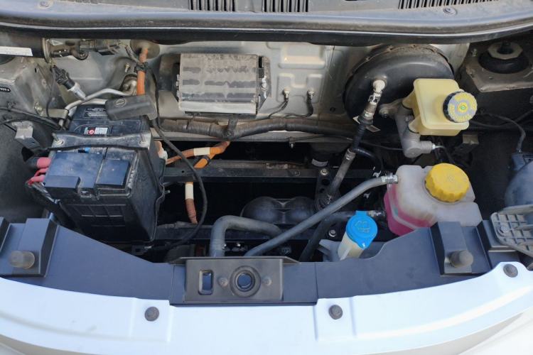 Used Chery QQ Little Ant 2022 Sweet Pink Edition Half-Sugar Version Lithium Iron Phosphate 30 kW 301 km Engine Bay