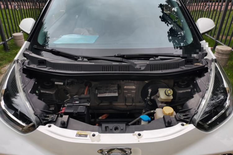 Used Chery QQ Little Ant 2022 Sweet Pink Edition Full-Sugar Version Lithium Iron Phosphate 30 kW 301 km Engine Bay