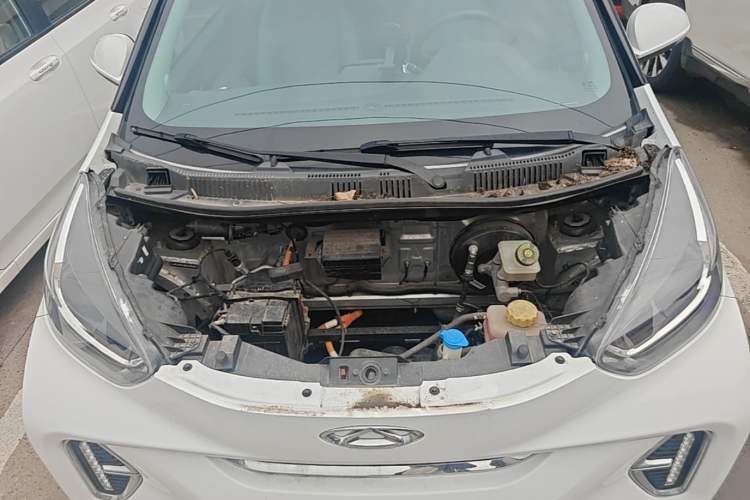 Used Chery QQ Little Ant 2022 Sweet Pink Edition Half-Sugar Version Lithium Iron Phosphate 30 kW 301 km Engine Bay