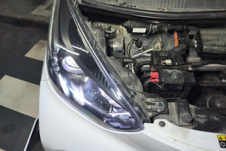 Used Chery QQ Little Ant 2022 Revised Version Sweet Pink Edition Half-Sugar Version Lithium Iron Phosphate 30.7 kWh 30 kW 301 km Engine Bay Right