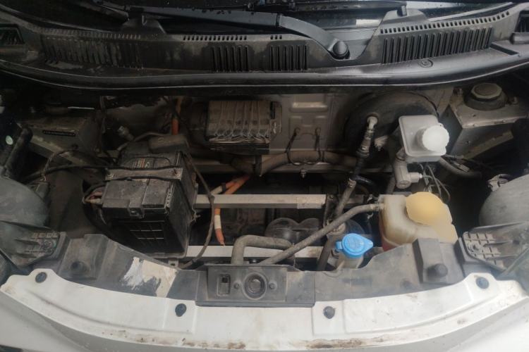 Used Chery QQ Little Ant 2022 Sweet Pink Edition Half-Sugar Version Lithium Iron Phosphate 30 kW 301 km Engine Bay