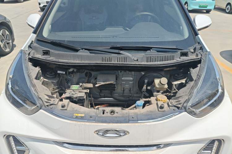 Used Chery QQ Little Ant 2022 Sweet Pink Edition Half-Sugar Version Lithium Iron Phosphate 29.2 kWh 30 kW 301 km Engine Bay