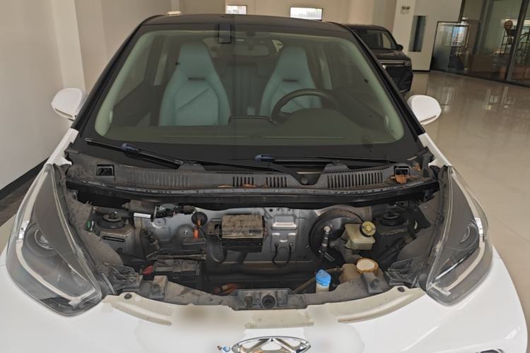 Used Chery QQ Little Ant 2022 Sweet Pink Edition Low-Sugar Version Lithium Iron Phosphate 30 kW 301 km Engine Bay