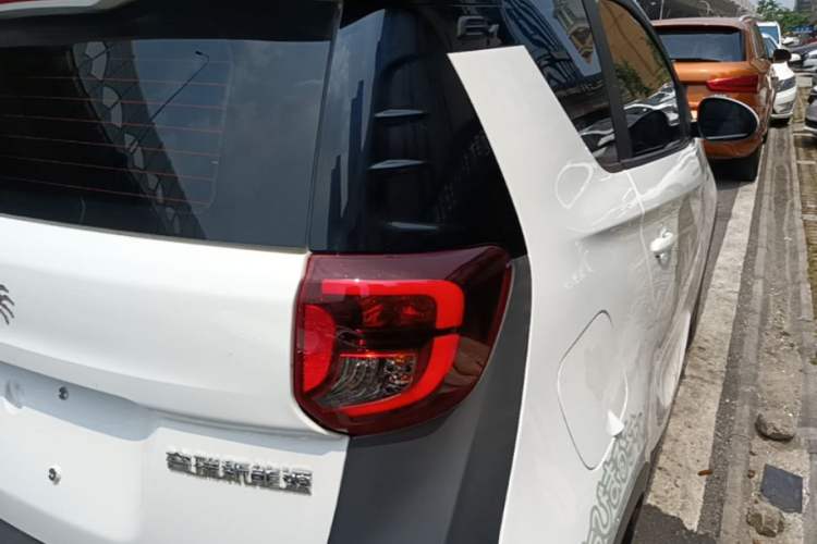 Used Chery QQ Little Ant 2022 Sweet Pink Edition Half-Sugar Version Lithium Iron Phosphate 30 kW 301 km Exterior 3