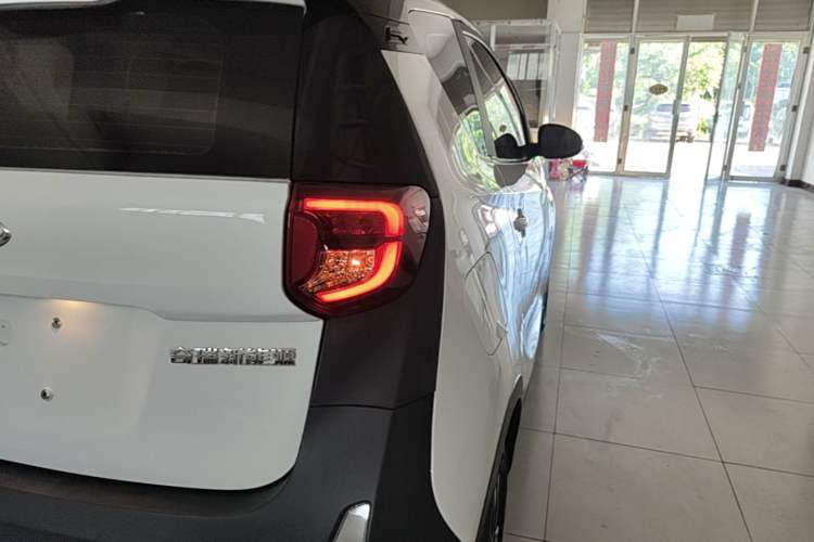 Used Chery QQ Little Ant 2022 Sweet Pink Edition Half-Sugar Version 3-Cell Lithium 30kW 301km Exterior 3