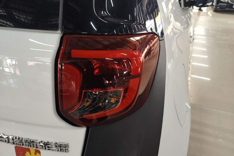 Used Chery QQ Little Ant 2022 Sweet Pink Edition Half-Sugar Version Lithium Iron Phosphate 29.2 kWh 30 kW 301 km Exterior 3
