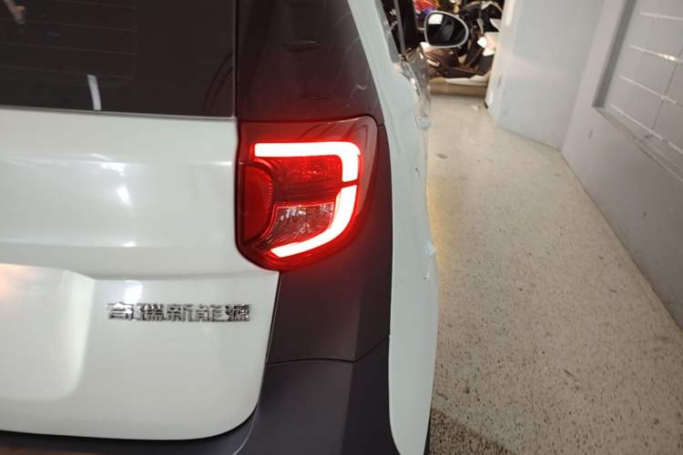 Used Chery QQ Little Ant 2022 Sweet Pink Edition Half-Sugar Version Lithium Iron Phosphate 30 kW 301 km Exterior 3