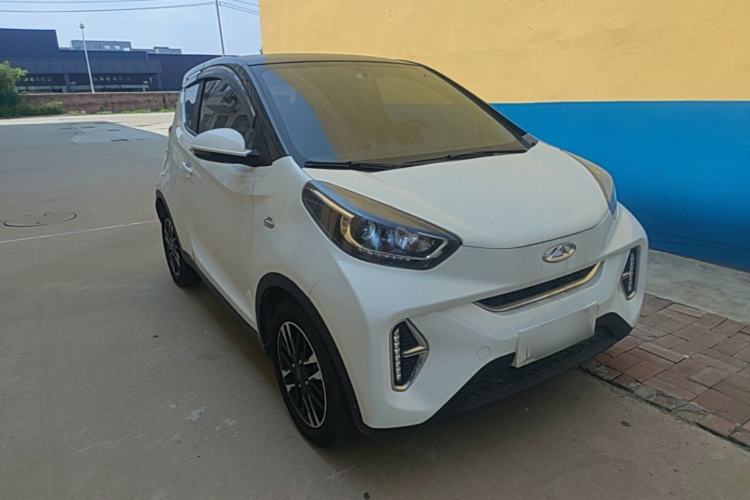 Used Chery QQ Little Ant 2022 Revised Version Sweet Pink Edition Half-Sugar Version Lithium Iron Phosphate 30.7 kWh 30 kW 301 km Front Right 45 Deg