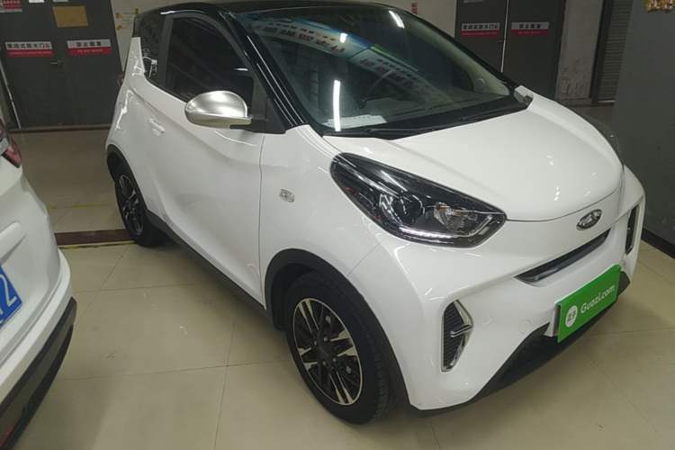 Used Chery QQ Little Ant 2022 Restyled Version Sweet Pink Edition Low-Sugar Version Lithium Iron Phosphate Battery 30.7 kWh 30 kW 301 km Front Right 45 Deg