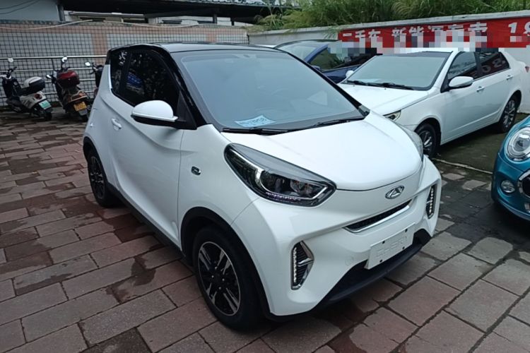 Used Chery QQ Little Ant 2022 Revised Version 2 Sweet Pink Edition Full-Sugar Version Lithium Iron Phosphate 30.7 kWh 30 kW 301 km Front Right 45 Deg