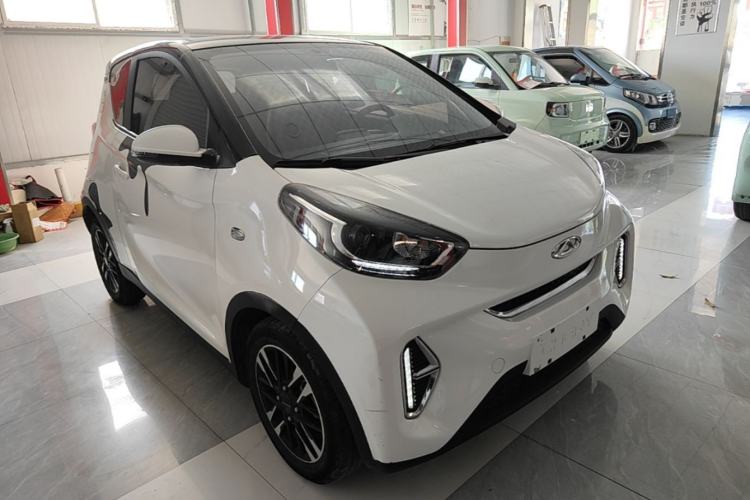 Used Chery QQ Little Ant 2022 Revised Version Sweet Pink Edition Half-Sugar Version Lithium Iron Phosphate 30.7 kWh 30 kW 301 km Front Right 45 Deg