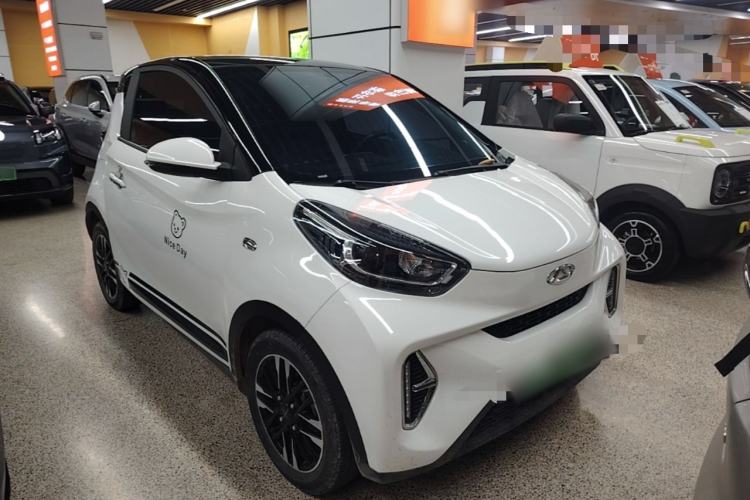 Used Chery QQ Little Ant 2022 Sweet Pink Edition Half-Sugar Version 3-Cell Lithium 30kW 301km Front Right 45 Deg