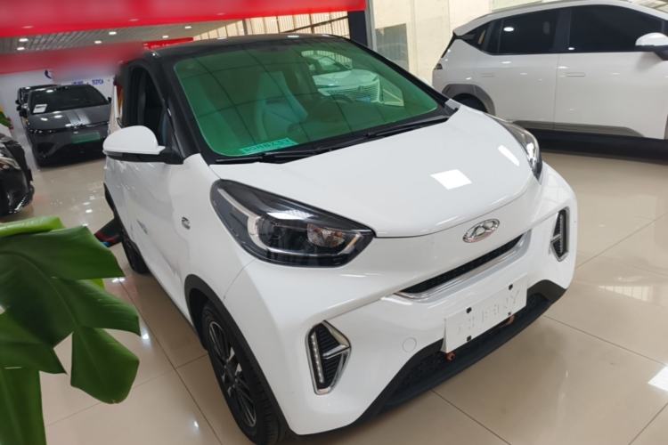 Used Chery QQ Little Ant 2022 Restyled Version Sweet Pink Edition Half-Sugar Version 28.8 kWh 30 kW 301 km Front Right 45 Deg