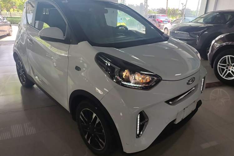Used Chery QQ Little Ant 2022 Sweet Pink Edition Half-Sugar Version Lithium Iron Phosphate 30 kW 301 km Front Right 45 Deg