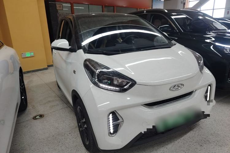 Used Chery QQ Little Ant 2022 Revised Version Sweet Pink Edition Half-Sugar Version Lithium Iron Phosphate 30.7 kWh 30 kW 301 km Front Right 45 Deg