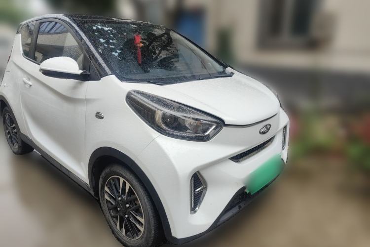 Used Chery QQ Little Ant 2022 Revised Version Sweet Pink Edition Half-Sugar Version Lithium Iron Phosphate 30.7 kWh 30 kW 301 km Front Right 45 Deg