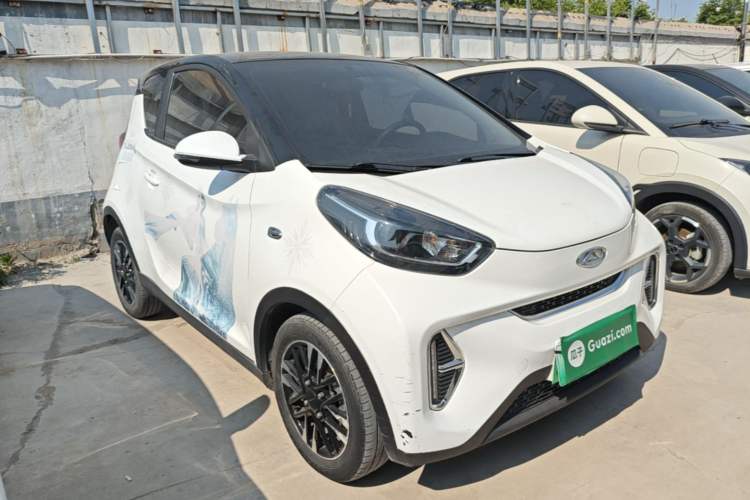 Used Chery QQ Little Ant 2022 Restyled Version Sweet Pink Edition Half-Sugar Version 30.6 kWh 30 kW 301 km Front Right 45 Deg