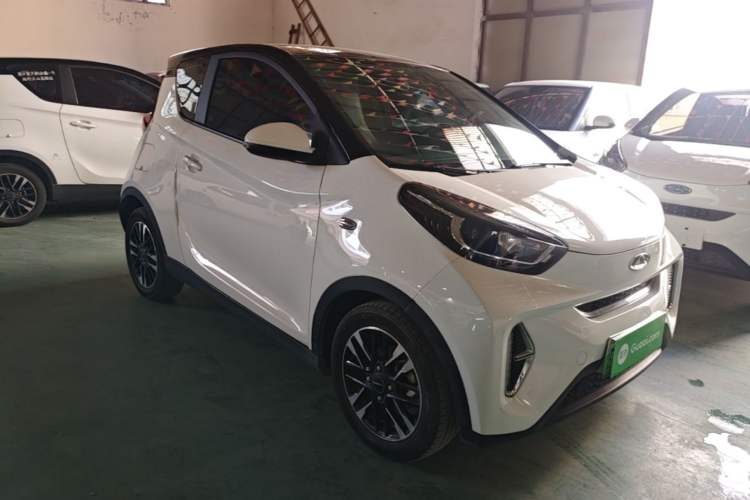 Used Chery QQ Little Ant 2022 Revised Version Sweet Pink Edition Half-Sugar Version Lithium Iron Phosphate 30.7 kWh 30 kW 301 km Front Right 45 Deg