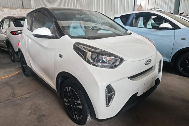 Used Chery QQ Little Ant 2022 Sweet Pink Edition Half-Sugar Version Lithium Iron Phosphate 30 kW 301 km Front Right 45 Deg