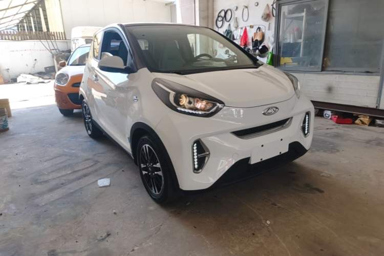 Used Chery QQ Little Ant 2022 Sweet Pink Edition Half-Sugar Version Lithium Iron Phosphate 30 kW 301 km Front Right 45 Deg