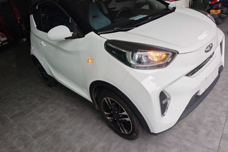 Used Chery QQ Little Ant 2022 Revised Version Sweet Pink Edition Low-Sugar Version 28.8 kWh 30 kW 301 km Front Right 45 Deg