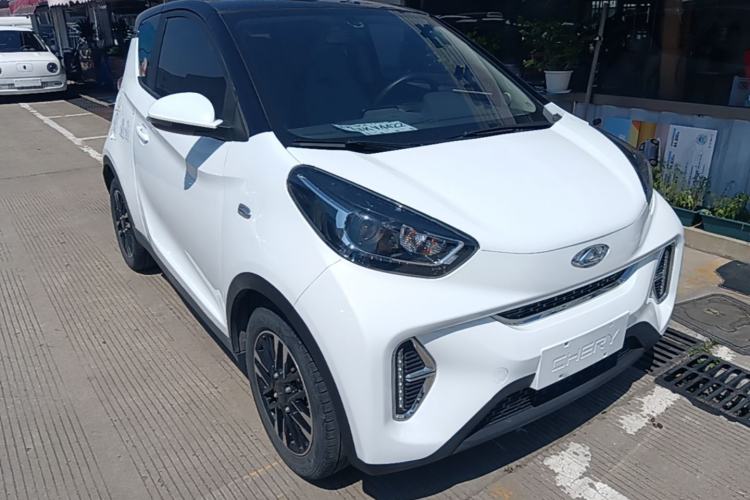Used Chery QQ Little Ant 2022 Revised Version Sweet Pink Edition Half-Sugar Version Lithium Iron Phosphate 30.7 kWh 30 kW 301 km Front Right 45 Deg