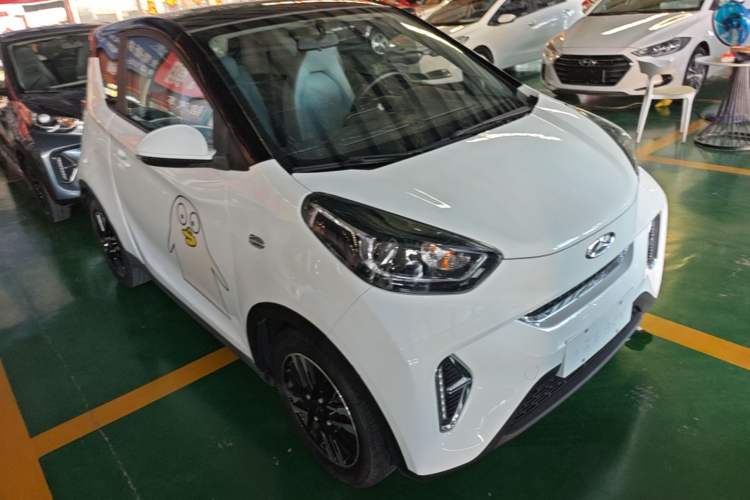 Used Chery QQ Little Ant 2022 Sweet Pink Edition Half-Sugar Version Lithium Iron Phosphate 30 kW 301 km Front Right 45 Deg