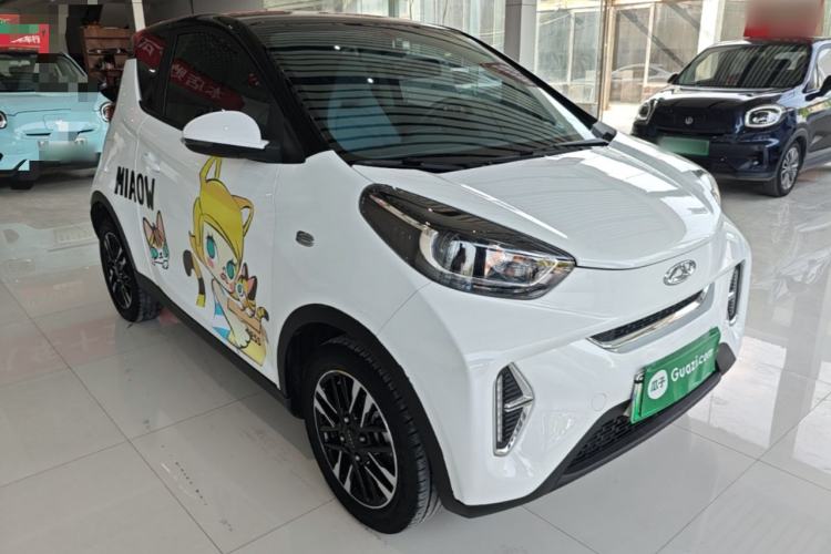 Used Chery QQ Little Ant 2022 Restyled Version Sweet Pink Edition Half-Sugar Version 28.8 kWh 30 kW 301 km Front Right 45 Deg