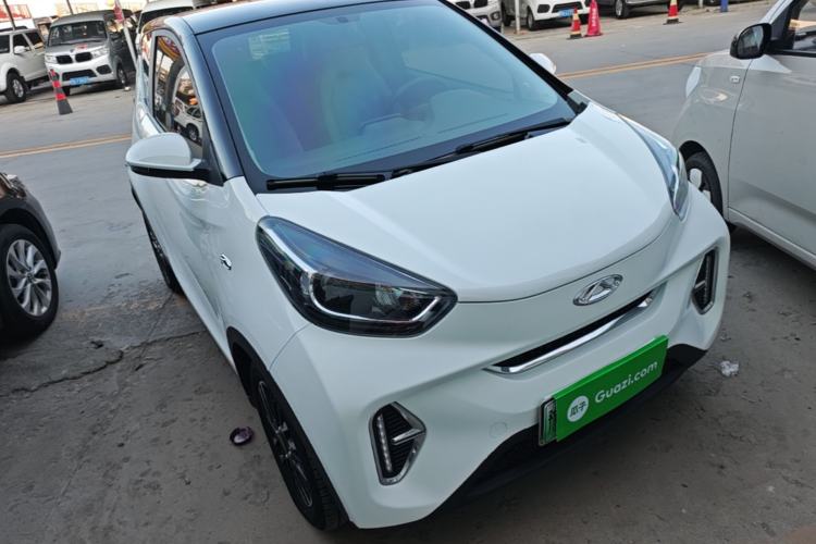 Used Chery QQ Little Ant 2022 Restyled Version Sweet Pink Edition Half-Sugar Version 30.6 kWh 30 kW 301 km Front Right 45 Deg