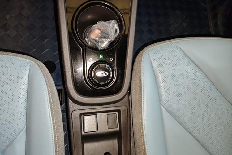 Used Chery QQ Little Ant 2022 Sweet Pink Edition Low-Sugar Version Lithium Iron Phosphate 30 kW 301 km Gear Lever
