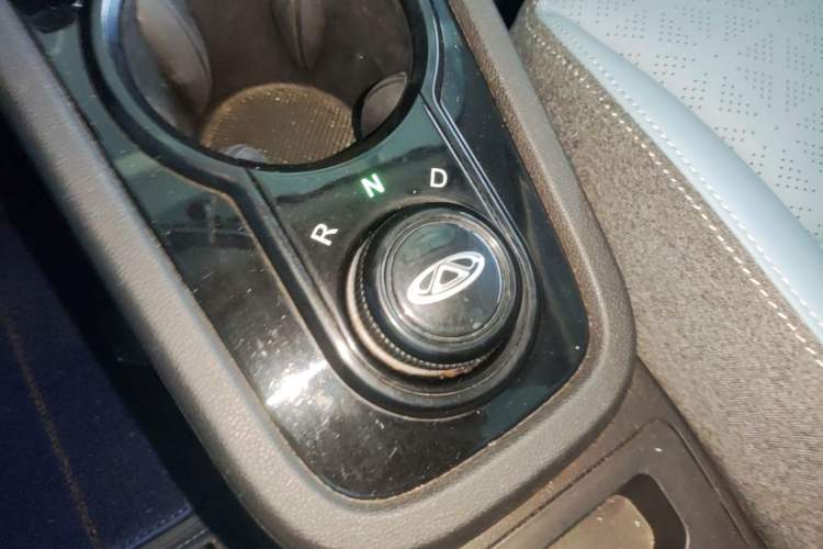 Used Chery QQ Little Ant 2022 Restyled Version Sweet Pink Edition Half-Sugar Version 28.8 kWh 30 kW 301 km Gear Lever