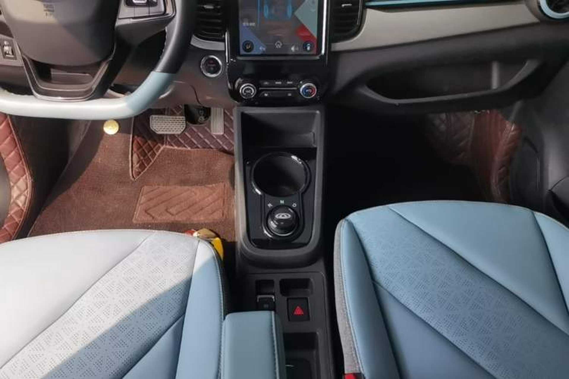 Used Chery QQ Little Ant 2022 Restyled Version Sweet Pink Edition Half-Sugar Version 28.8 kWh 30 kW 301 km Gear Lever
