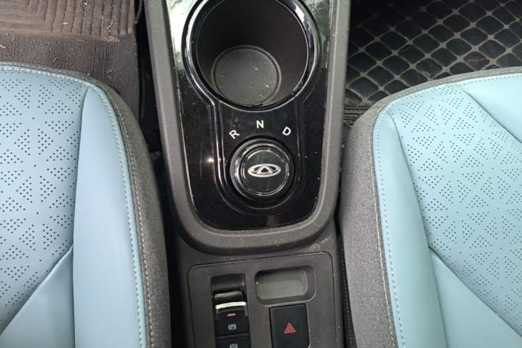 Used Chery QQ Little Ant 2022 Sweet Pink Edition Half-Sugar Version Lithium Iron Phosphate 30 kW 301 km Gear Lever