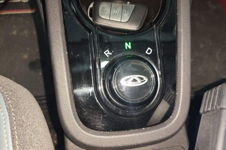 Used Chery QQ Little Ant 2022 Sweet Pink Edition Half-Sugar Version Lithium Iron Phosphate 30 kW 301 km Gear Lever