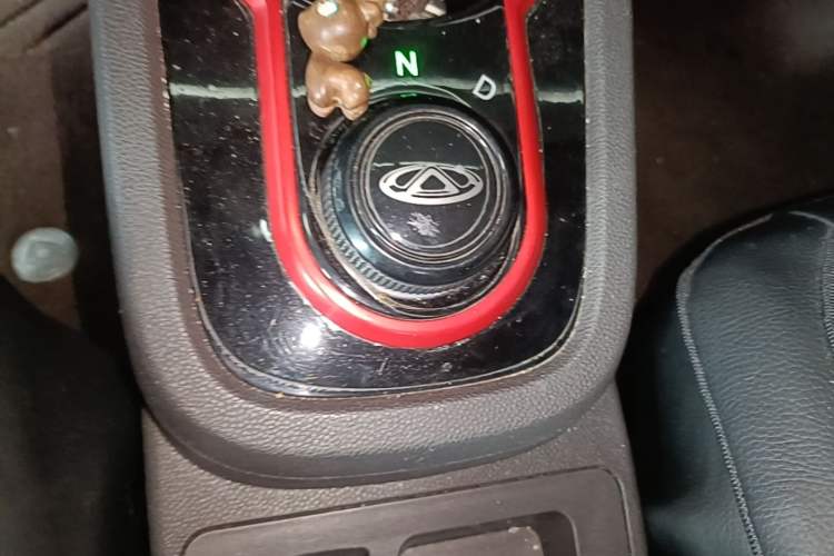 Used Chery QQ Little Ant 2022 Sweet Pink Edition Half-Sugar Version 3-Cell Lithium 30kW 301km Gear Lever