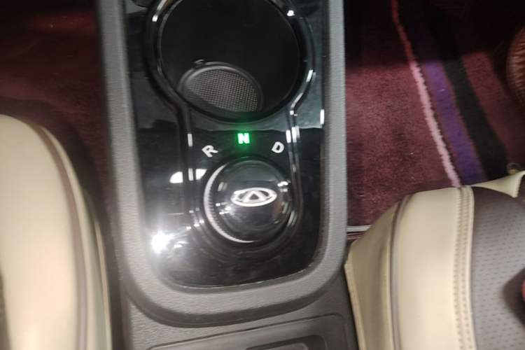 Used Chery QQ Little Ant 2022 Revised Version Sweet Pink Edition Half-Sugar Version Lithium Iron Phosphate 30.7 kWh 30 kW 301 km Gear Lever
