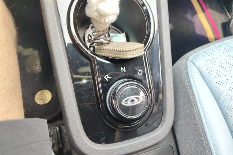 Used Chery QQ Little Ant 2022 Sweet Pink Edition Half-Sugar Version Lithium Iron Phosphate 30 kW 301 km Gear Lever