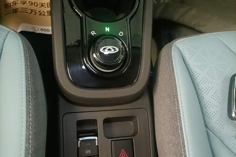 Used Chery QQ Little Ant 2022 Sweet Pink Edition Full-Sugar Version Lithium Iron Phosphate 30 kW 301 km Gear Lever