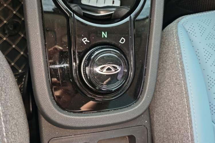 Used Chery QQ Little Ant 2022 Sweet Pink Edition Half-Sugar Version Lithium Iron Phosphate 29.2 kWh 30 kW 301 km Gear Lever