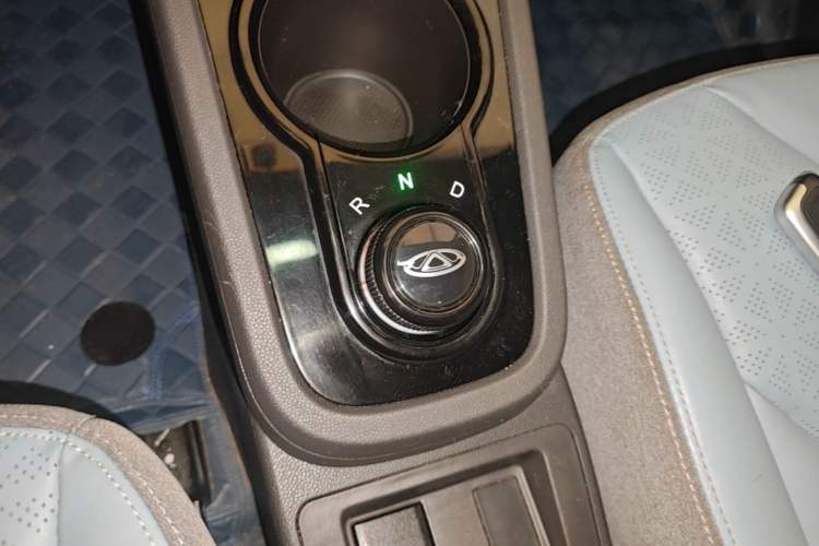 Used Chery QQ Little Ant 2022 Sweet Pink Edition Low-Sugar Version Lithium Iron Phosphate 30 kW 301 km Gear Lever