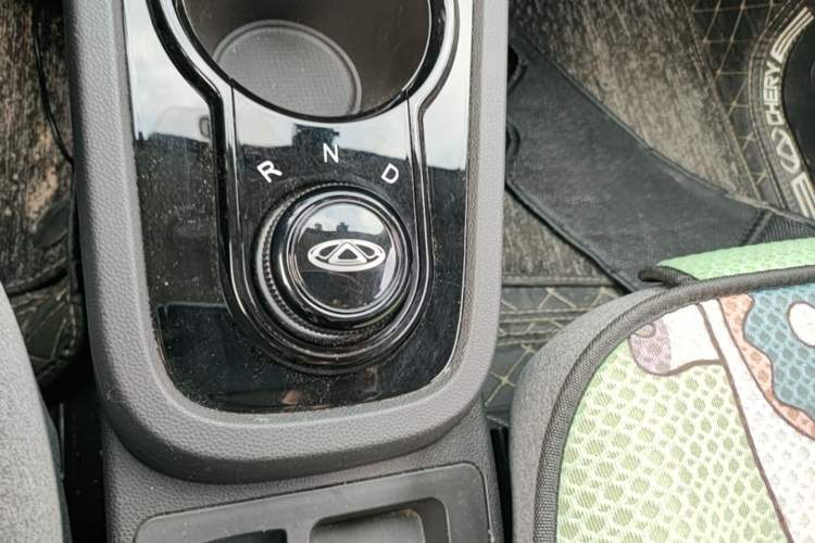 Used Chery QQ Little Ant 2022 Sweet Pink Edition Half-Sugar Version Lithium Iron Phosphate 30 kW 301 km Gear Lever