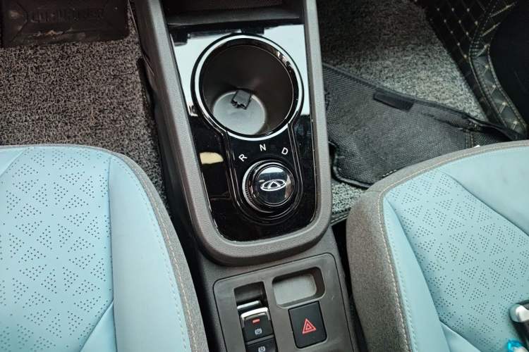 Used Chery QQ Little Ant 2022 Revised Version Sweet Pink Edition Half-Sugar Version Lithium Iron Phosphate 30.7 kWh 30 kW 301 km Gear Lever
